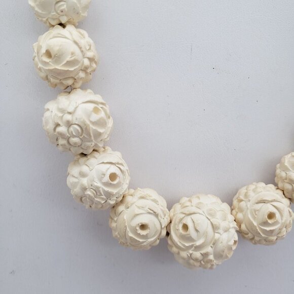 Fun Jewelry Lot of Pastel Pink Purple Cream Colored Necklaces Bracelets Earrings - Picture 2 of 13